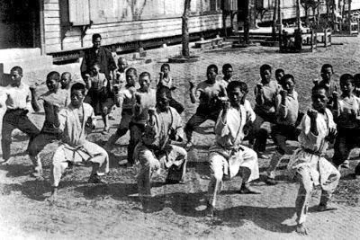 Chōjun Miyagi training
