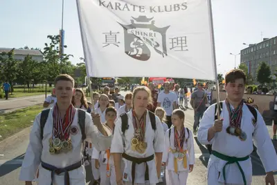 Pilsētas svētku gājiens - karatē klubs _SHINRI_ — 77